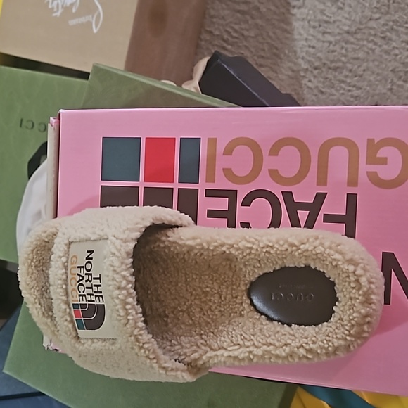 - Gucci × Northface Shearling Wool Slides  EU 42. Size 10 Men - Picture 5 of 9